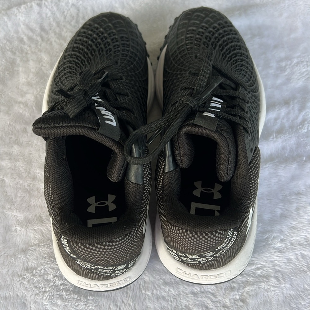 Women's UA Glyde 2 Turf Softball Shoes size 5.5US. Never worn. - Picture 10 of 15